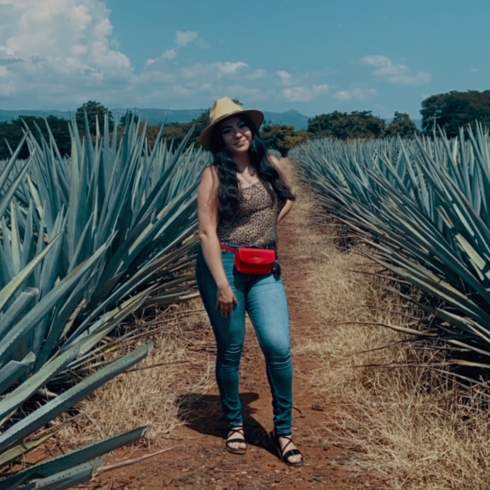 Meet your Posher, Daniela